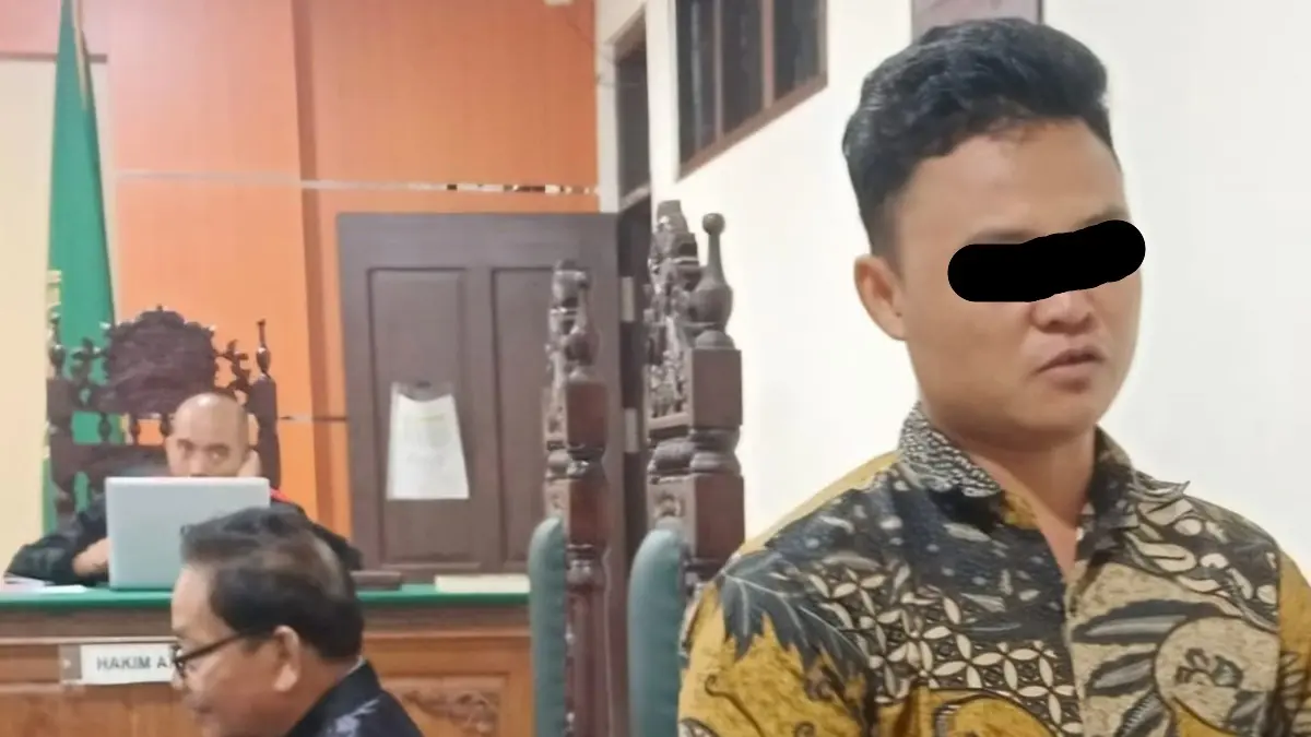 Kina Afansa&nbsp;Tedakwa kasus pembunuhan usai disidangkan di PN Sampit. (rado/radar sampit)&nbsp;