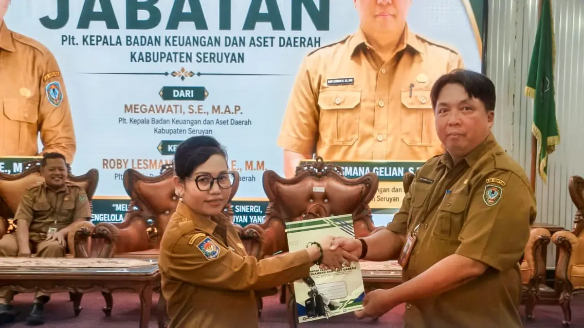 Serahterima jabatan Plt Kepala BKAD Seruyan, baru-baru tadi.(rifani/radarsampit)