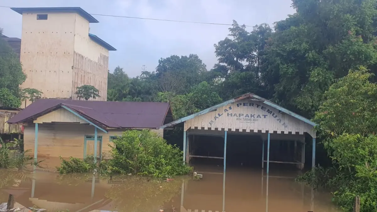 Banjir di Desa Tumbang Sangai, Kecamatan Telaga Antang. (Warga/Radar Sampit)&nbsp;