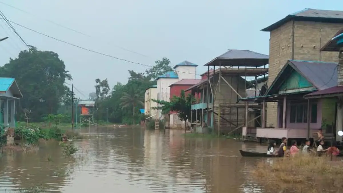 Banjir di Kelurahan Kuala Kuayan, Kecamatan Mentaya Hulu, Kabupaten Kotawaringin. (BPBD Kotim/Radar Sampit)&nbsp;