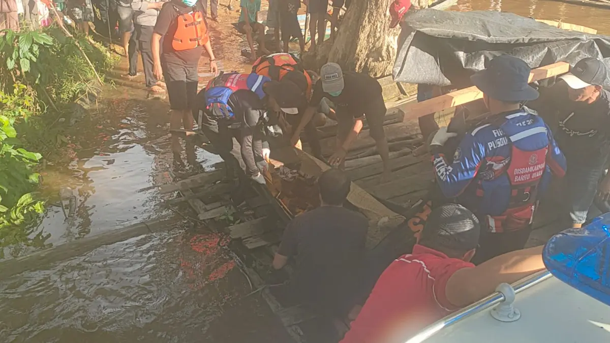 Tim SAR Gabungan akhirnya menemukan Ahmad Ansyari Amrullah (6), bocah yang sebelumnya dilaporkan tenggelam di Sungai Barito, Desa Pepas, Kabupaten Barito Utara, Kamis (14/5/2026)