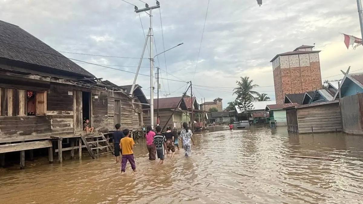 Kondisi banjir di salah satu desa di wilayah Utara Kotim, Minggu (17/5/2026). (Warga/Radar Sampit)&nbsp;