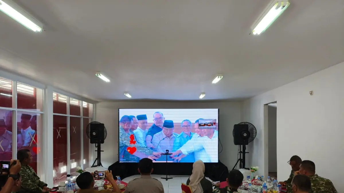 Peresmian operasionalisasi 1.061 Koperasi Desa/Kelurahan Merah Putih oleh Prabowo Subianto secara virtual di Desa Eka Bahurui, Kecamatan Mentawa Baru Ketapang, Sabtu (16/5).  (Akbar/Radar Sampit)