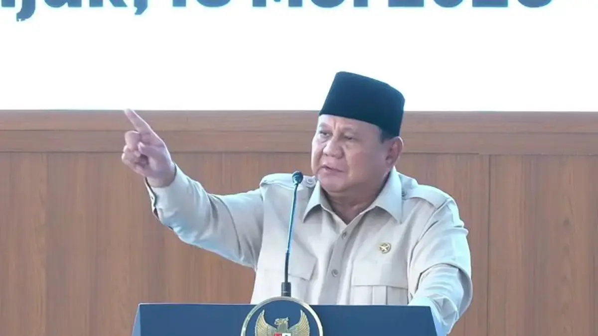 Presiden Prabowo Subianto berpidato pada peresmian 1.061 Koperasi Desa/Kelurahan Merah Putih (KDKMP) di Kabupaten Nganjuk, Jawa Timur, Sabtu (16/5/2026). (ANTARA)