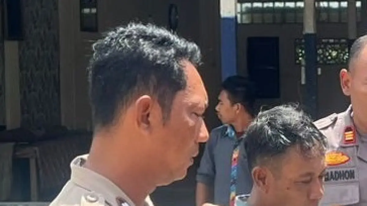 Pelaku penganiayaan Kepala Panti Asuhan Annida Qolbu, ketika diamankan polisi, sebelum jadi terdakwa dan terpidana.(dok.radarsampit)