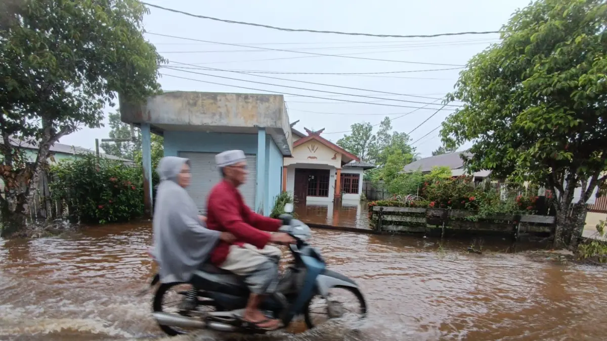 Salah satu titik banjir di Jalan Cristopel Mihing, Kecamatan Baamang, Kabupaten Kotawaringin Timur, Senin ( 18/5//2026).