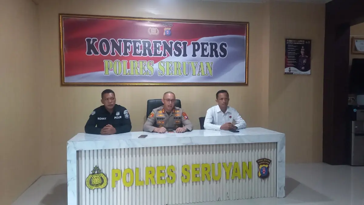Kapolres Seruyan, AKBP Beddy Suwendi saat pres rilis terkait penggerebekan oknum Camat dan ASN yang diduga mengonsumsi narkotika jenis Sabu. (Rifani Dewantara/Radar Sampit)