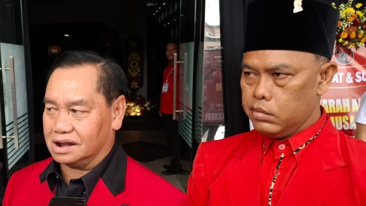 Ketua DPC PDI Perjuangan Kotim Halikinnor dan Sekretaris DPC Sugito, saat memberi keterangan pers, Rabu (20/5).(rado/radarsampit)