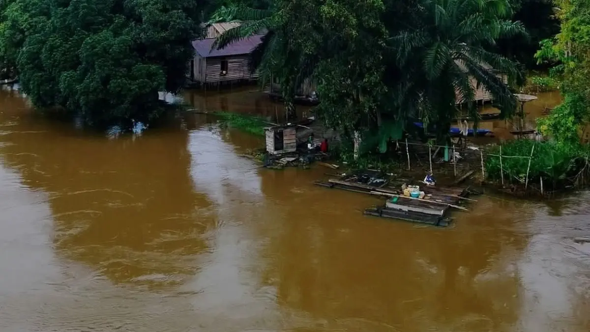 Kondisi banjir di Kelurahan Kotawaringin Hilir, Kecamatan Kotawaringin Lama, Kabupaten Kotawaringin Barat, Selasa (19/5). (ist)&nbsp;
