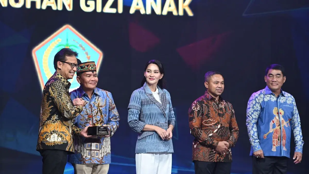 Gubernur Kalteng Agustiar Sabran mendapatkan apresiasi daerah peduli layanan kesehatan dan gizi anak 2025. 