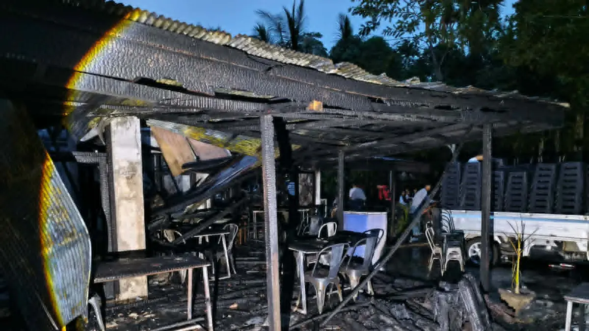 Kondisi Coffee Shop Toko Kopi Bumi di Jalan Kutilang setelah terbakar, Sabtu (23/5) dini hari. (istimewa)