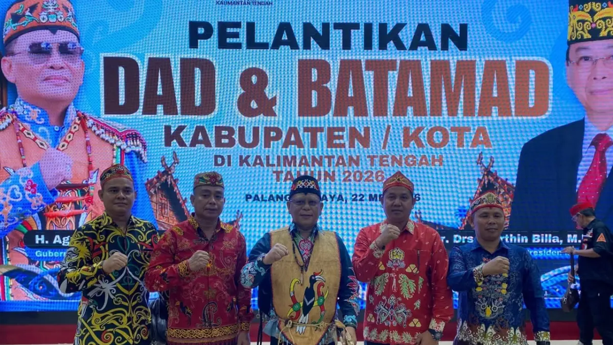 Nur Efendi menjabat sebagai Ketua DAD Sukamara setelah dilantik di Palangka Raya.