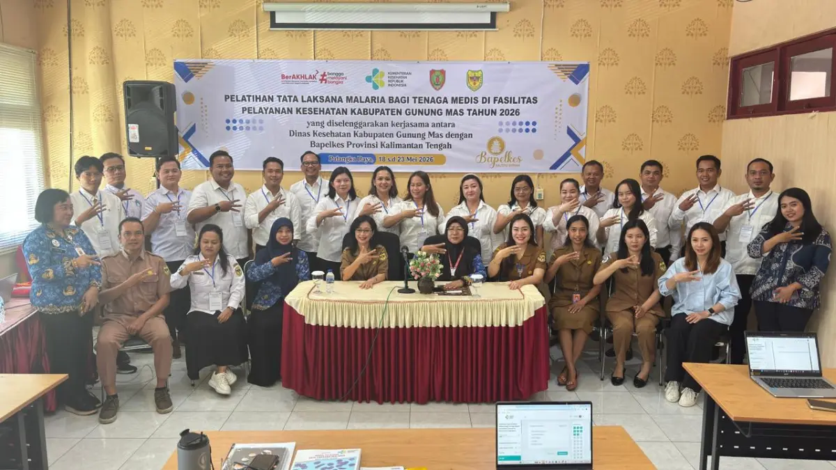 Para peserta pelatihan tatalaksana malaria ketika berfoto bersama, pekan lalu. ( DINKES GUNUNG MAS FOR RADAR SAMPIT)