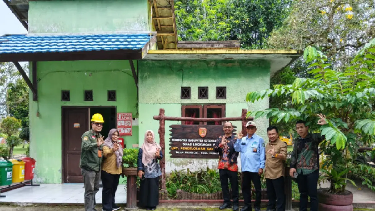 Kunjungan Dinas Lingkungan Hidup (DLH) Kotawaringin Timur ke Kotawaringin Barat dalam rangka belajar tata kelola sampah. (DLH KOBAR)&nbsp;