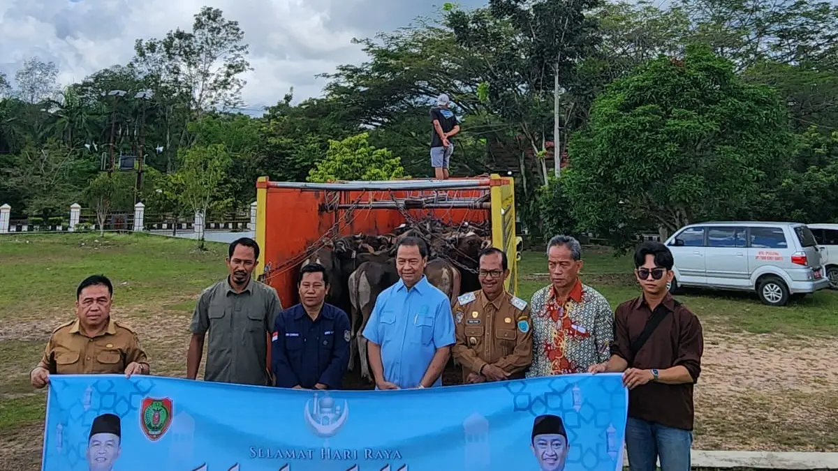 Penyerahan Hewan Kurban dari Pemprov Kalteng untuk Lamandau