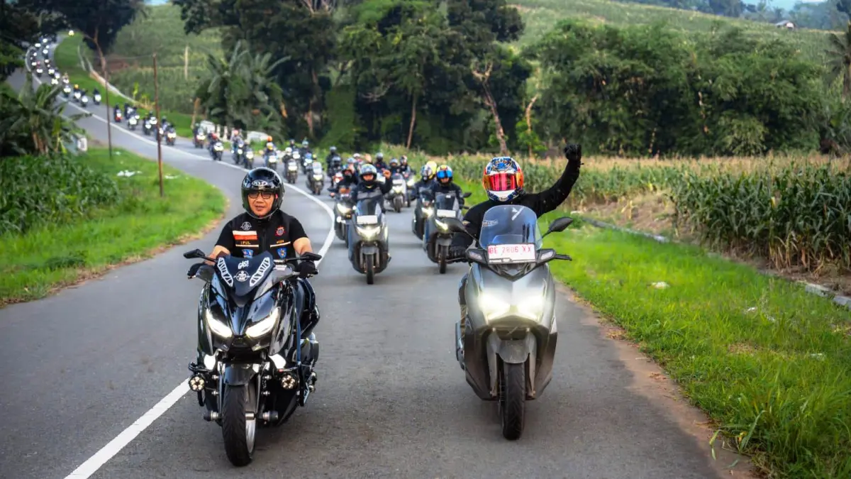 Peserta MAXI Tour Boemi Nusantara, ketika di perjalanan Jakarta-Lampung menempuh jarak sekitar 400 kilometer. (istimewa/Yamaha)