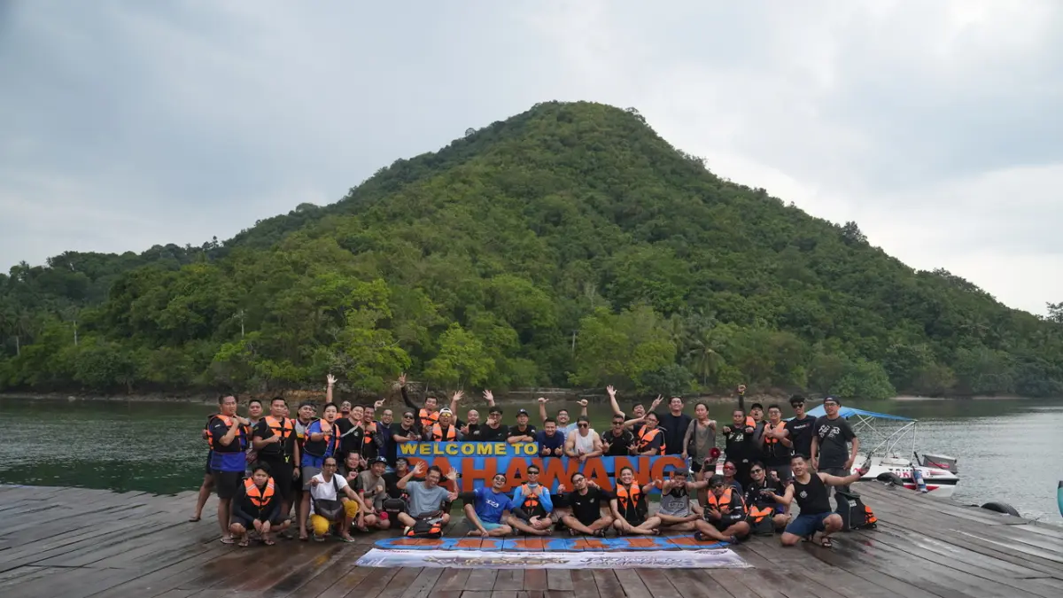 Peserta touring saat rekreasi di Pulau Pahawang. (istimewa/yamaha)