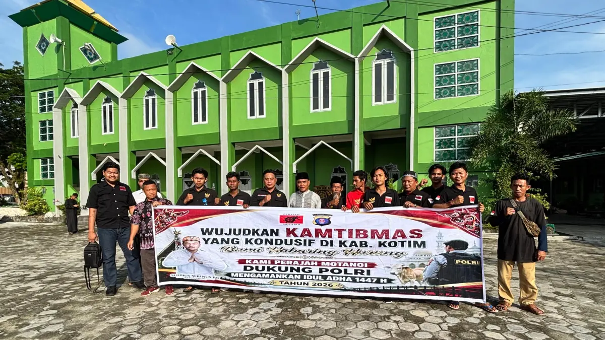 Perajah Motanoi turut membantu pengamanan pelaksanaan ibadah Iduladha 1447 H di Kotim, dengan melakukan patroli dan penjagaan di lokasi Salat Ied hingga pemotongan hewan kurban.(istimewa)
