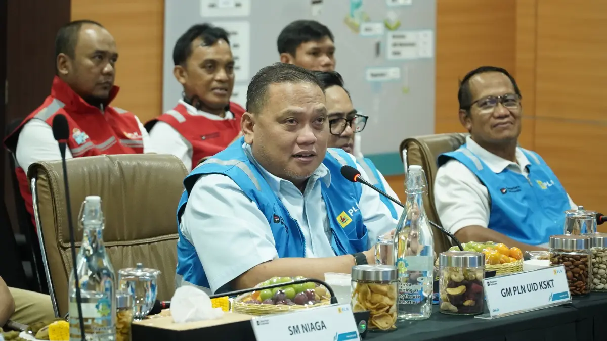 GM PLN UID Kalselteng, Iwan Soelistijono menyampaikan bahwa kenaikan konsumsi listrik pada momen hari raya menjadi gambaran tingginya aktivitas masyarakat yang berhasil diimbangi dengan keandalan sistem kelistrikan PLN. (PLN UID Kalselteng)