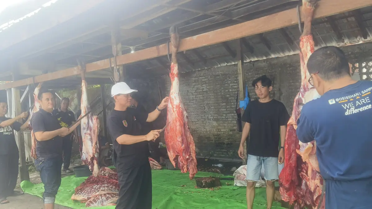 Kepala SMAN 1 Sampit M. Dharma Setiawan menyampaikan bahwa kegiatan kurban ini merupakan bagian penting dari implementasi pendidikan karakter 