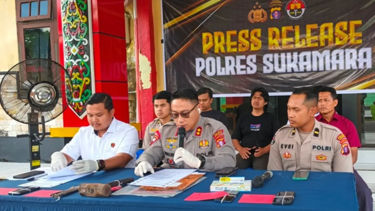 Kapolres Sukamara AKBP Abdian Berkat Ndraha saat press rilis kasus kriminal di Mapolres Sukamara, Sabtu (30/5/2026)
