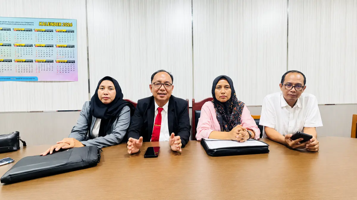: Penggugat bersama kuasa hukumnya, saat mediasi lanjutan di PN Sampit, Selasa (2/6/2026). (istimewa)