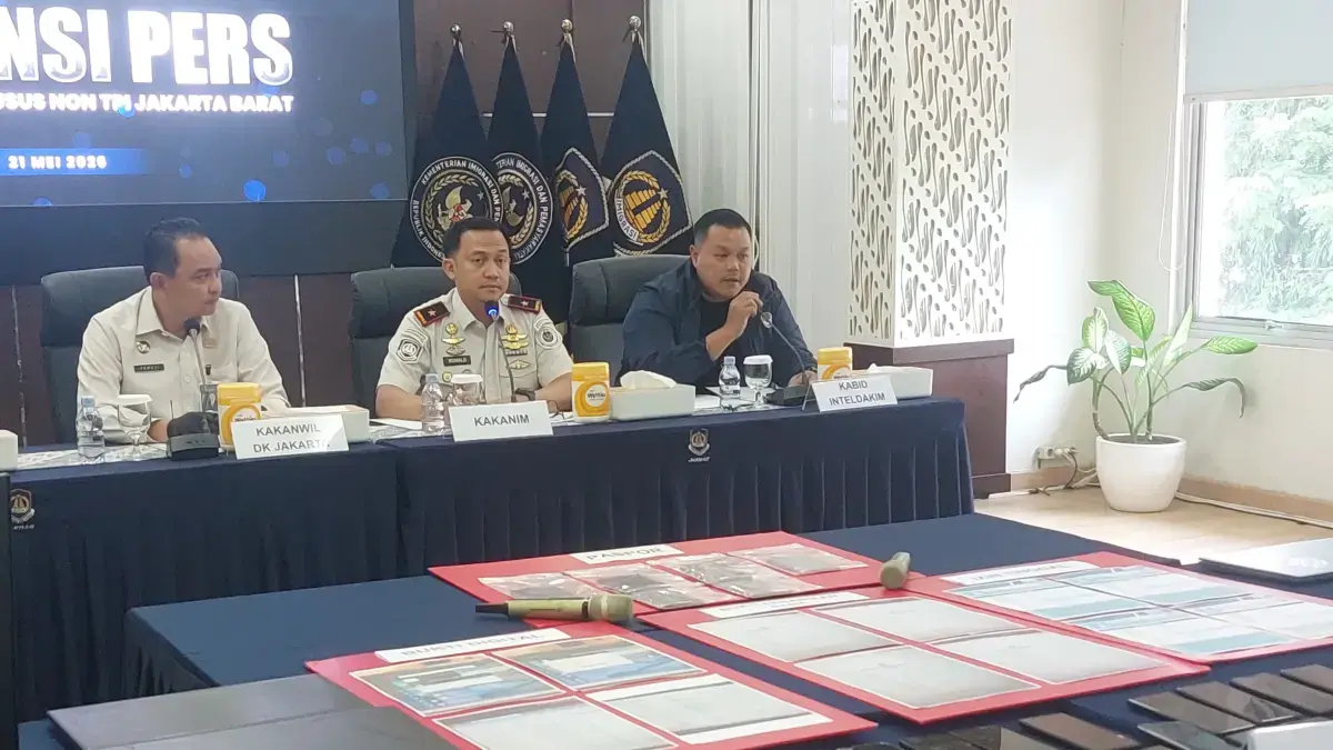 Kepala Kantor Imigrasi Kelas I Khusus Non TPI Jakarta Barat Ronald Arman Abdullah. (Ryandi Zahdomo/JawaPos.com)