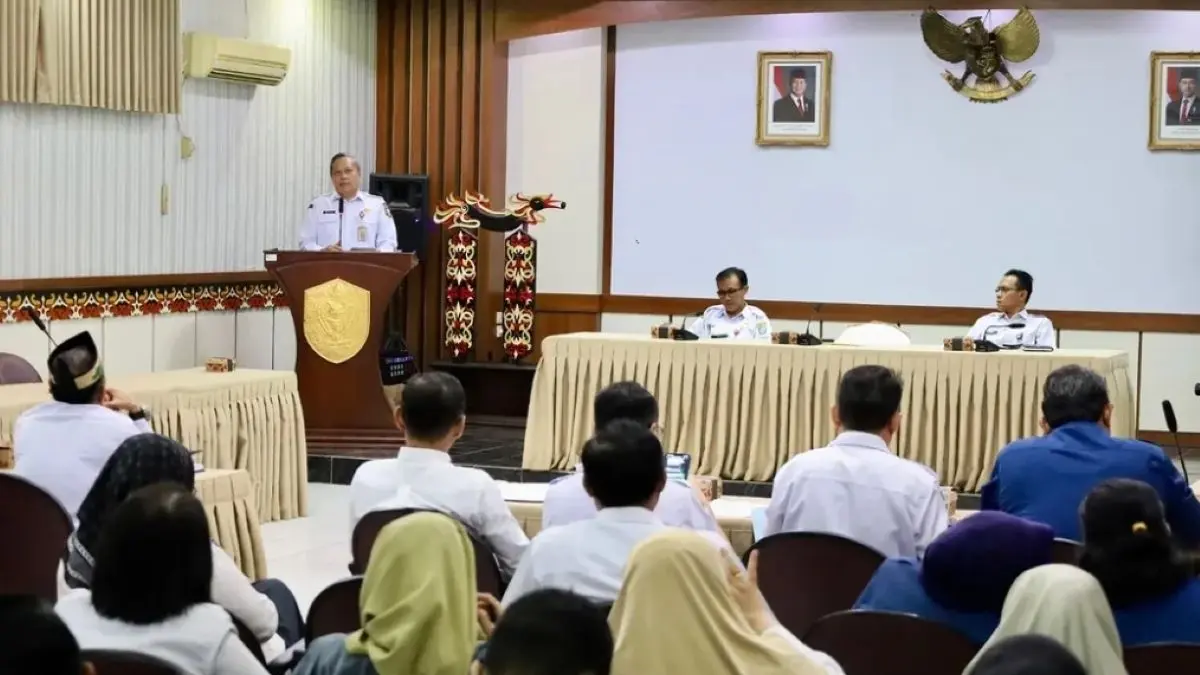 ARAHAN: Pj Sekda Kotim Umar Kaderi saat memberikan arahan pada kegiatan FGD penataan kelembagaan perangkat daerah, Rabu (3/6/2026). PROKOPIMKOTIM/RADAR SAMPIT 
