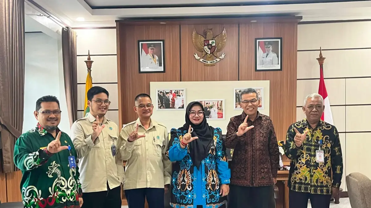 Wakil Bupati Kotim, Irawati saat audiensi dengan delegasi Kementerian Lingkungan Hidup yang mewakili Deputi Bidang Penegakan Hukum Lingkungan Hidup di Sampit, Kamis (4/6).  (Prokom/Radar Sampit)