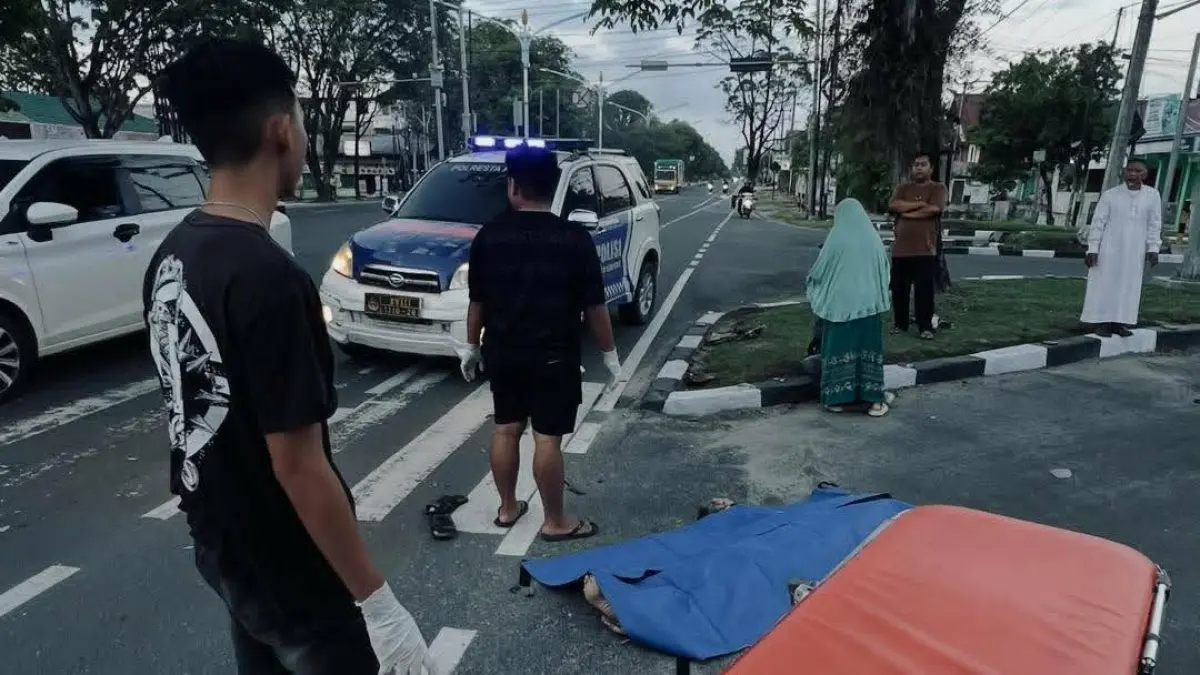 MENINGGAL:&nbsp;&nbsp;Kecelakaan maut terjadi di kawasan Traffic Light Muhammadiyah, Jalan RTA Milono, Kelurahan Menteng, Kecamatan Jekan Raya, Minggu (7/6/2026) sekitar pukul 05.00 WIB. (Warga/Radar Sampit)