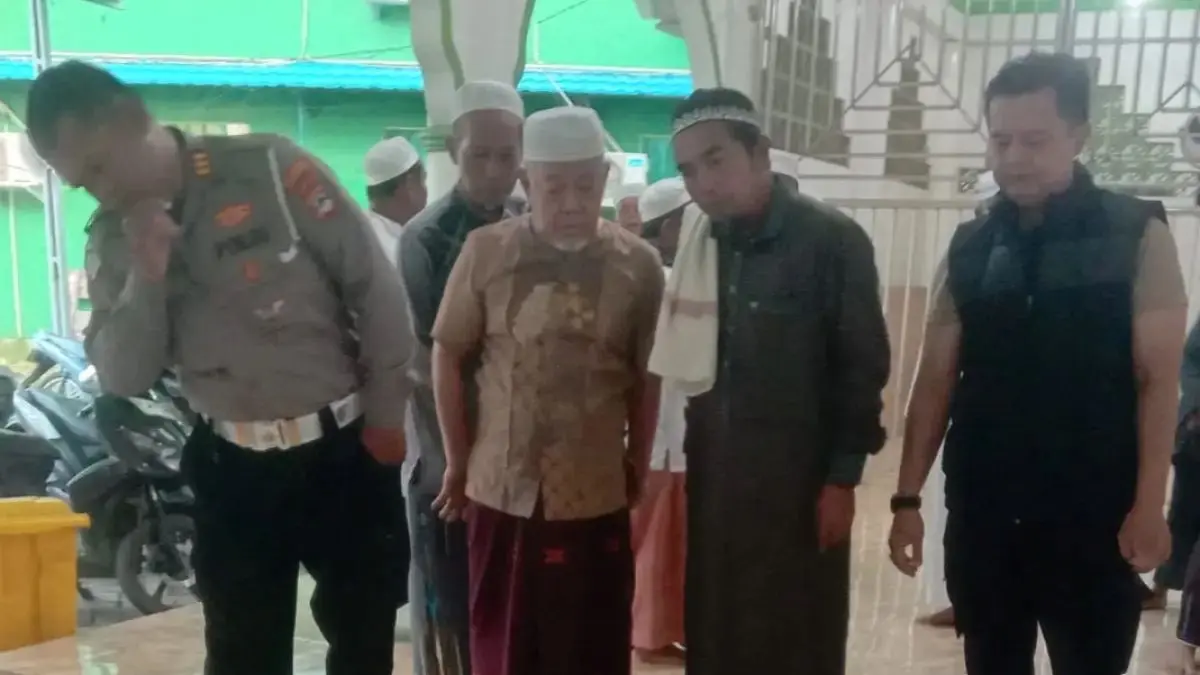 EVAKUASI: Penemuan pria tak bernyawa di Masjid Al Hidayah Banjarmasin, Senin (8/6/2026) pagi. (POLSEK BANJARMASIN UTARA) 