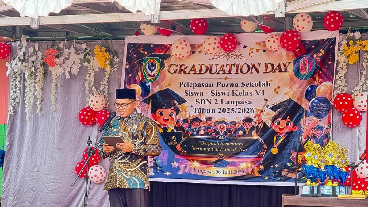 Anggota DPRD Seruyan Aliansyah memberikan pesan kepada pelajar yang bersekolah di wilayah pedesaan, Selasa (9/6). (RIFANI/RADAR SAMPIT)&nbsp;