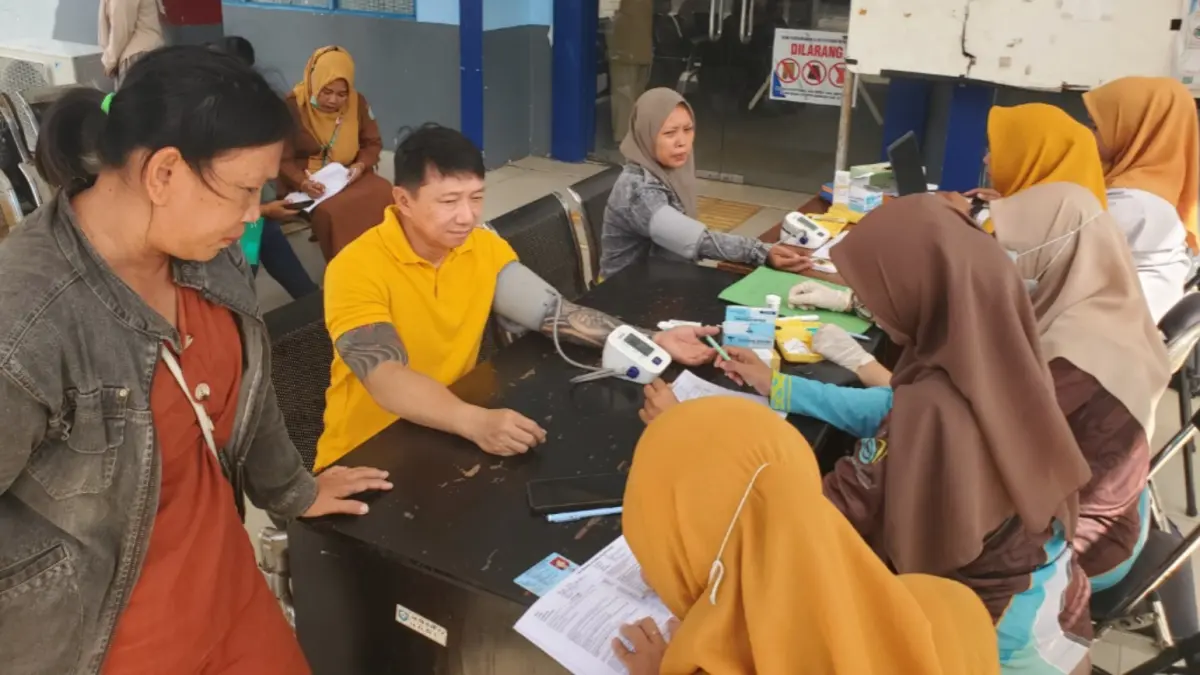 Jemput bola Cek Kesehatan Gratis Dinas Kesehatan Kotim di Kantor Dinas Kependudukan dan Pencatatan Sipil Kotim, Senin (8/6/2026). (Istimewa)