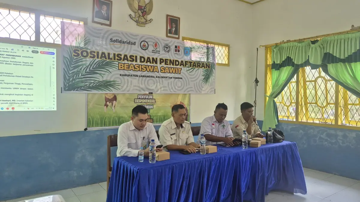Apkasindo Lamandau bersama Solidaridad, Gabungan Pengusaha Perkebunan Indonesia (GPPI), Dinas Pertanian dan Perikanan Kabupaten Lamandau, serta Dinas Pendidikan dan Kebudayaan menggelar sosialisasi penerimaan Beasiswa Sumber Daya Manusia (SDM) Sawit 2026, Rabu (10/6). (RIA/RADAR SAMPIT) 