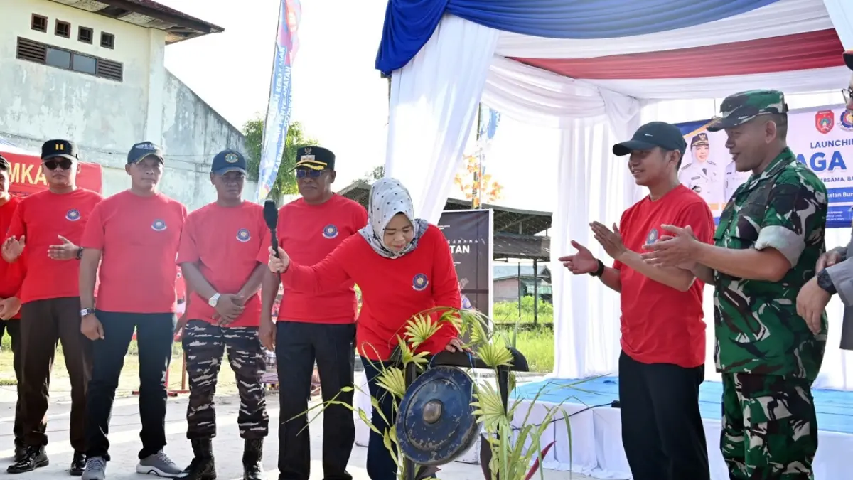 Pemerintah Kabupaten Kotawaringin Barat meluncurkan program Jaga Banua (Jaringan Gerakan Aman Banua) di halaman Gedung Serbaguna Balai Bahaum, Kelurahan Baru, Rabu (10/6). (SYAMSUDIN/RADAR SAMPIT)&nbsp;