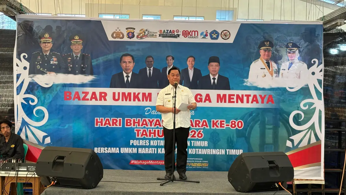 Bupati Kotim Halikinnor saat membuka kegiatan Bazar UMKM di Sampit, baru-baru tadi.(Yuni/radarsampit)