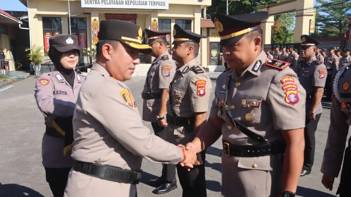 SERTIJAB: Kapolres Kotim AKBP Resky Maulana Zulkarnain saat memimpin serah terima jabatan di Mapolres Kotim, Senin (15/6/2026) (HUMAS/RADAR SAMPIT)