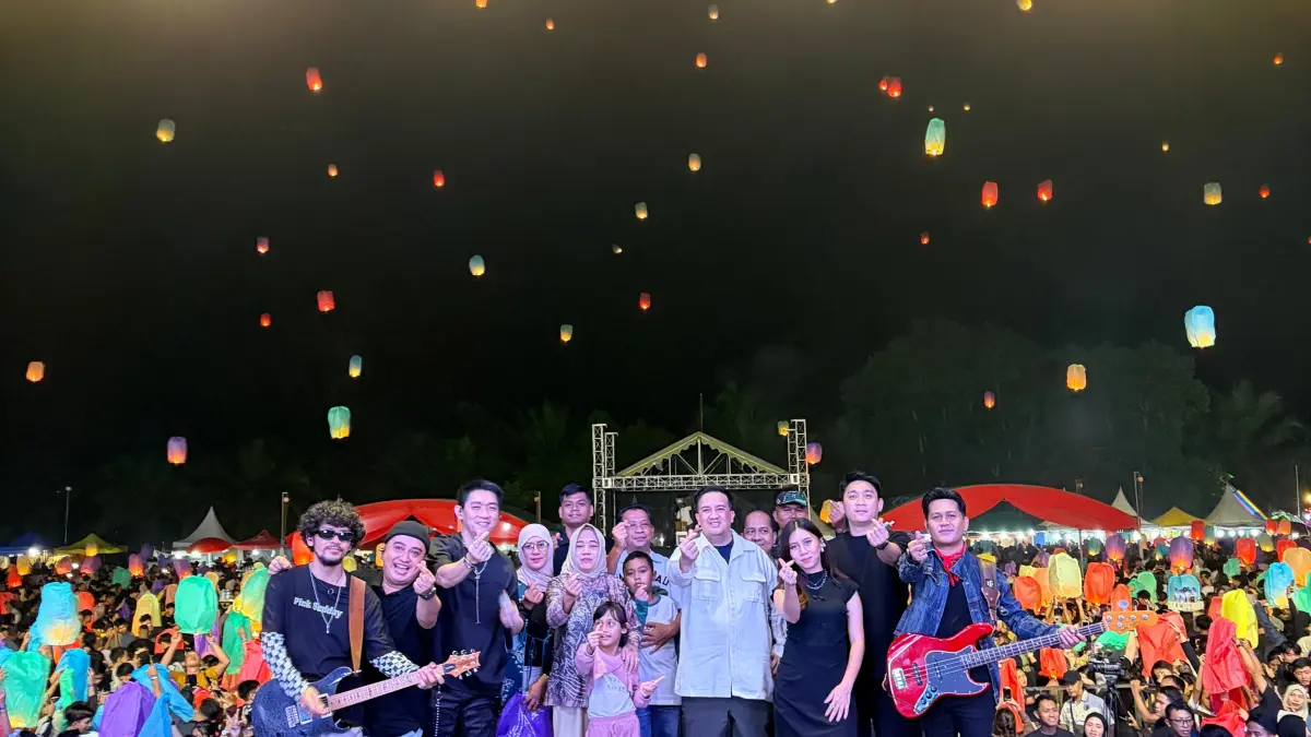 SUKSES: Bupati Lamandau Rizky Aditya Putra saat penutupan Sumber Mulya Fest&nbsp;2026. (Ria Mekar/radar sampit)