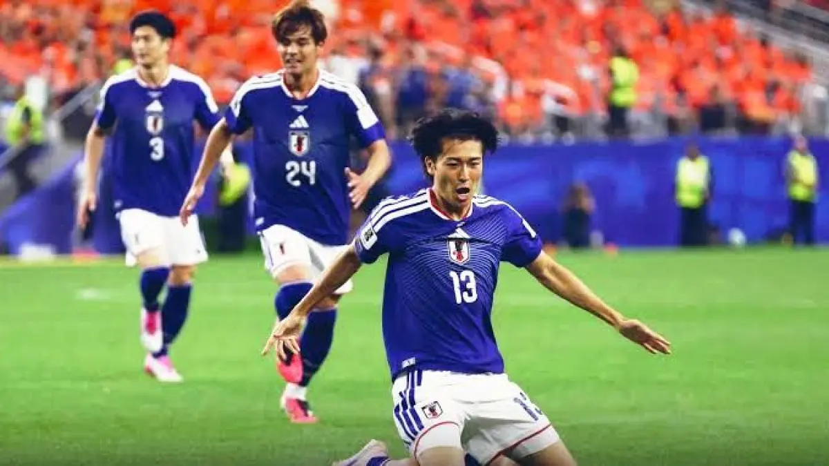 Selebrasi pemain Jepang saat mencetak gol ke gawang Tunisia dalam lanjutan fase grup Piala Dunia 2026, Minggu (21/6).(net)