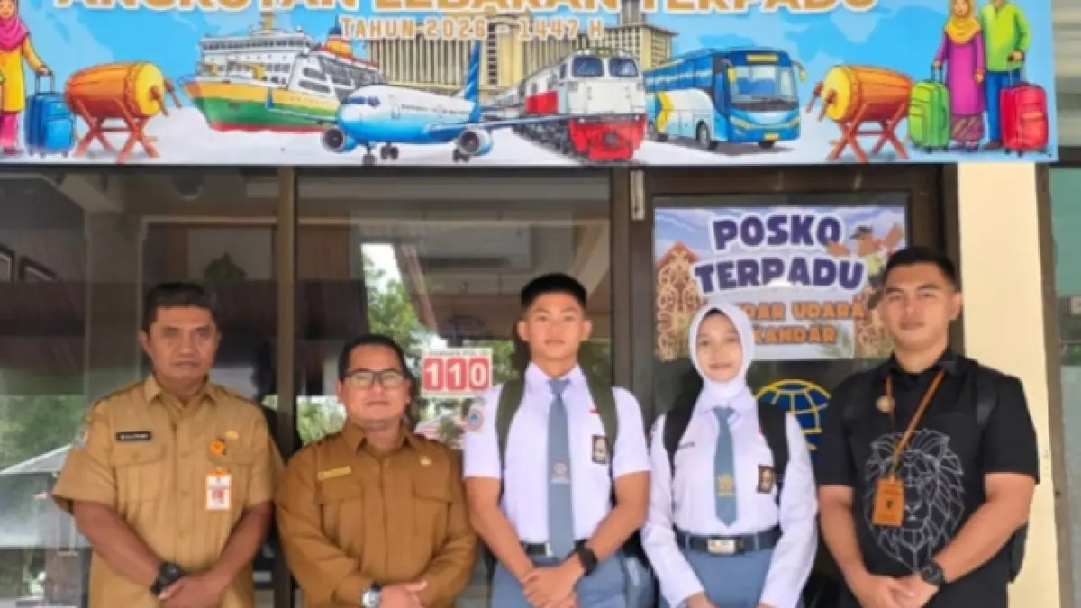 Dua pelajar Kobar saat pelepasan oleh Badan Kesbangpol beberapa waktu lalu