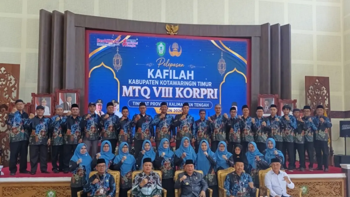 Pelepasan peserta MTQ VIII KORPRI tingkat Provinsi Kalimantan Tengah di Puruk Cahu, Kabupaten Murung Raya, oleh Bupati Kotim Halikinnor, Senin (22/6). (YUNI/RADAR SAMPIT)&nbsp;