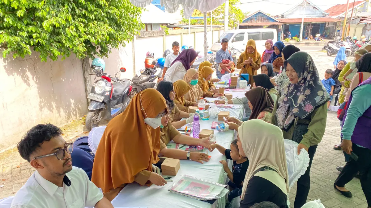 SAHABAT POSYANDU: Kegiatan layanan kesehatan yang dilaksanakan di gerai Alfamart Tjilik Riwut KM 1 Sampit, Selasa (23/6/2026) ALFAMART FOR RADAR SAMPIT