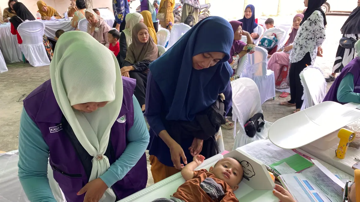 SAHABAT POSYANDU: Kegiatan layanan kesehatan yang dilaksanakan di gerai Alfamart Tjilik Riwut KM 1 Sampit, Selasa (23/6/2026) ALFAMART FOR RADAR SAMPIT