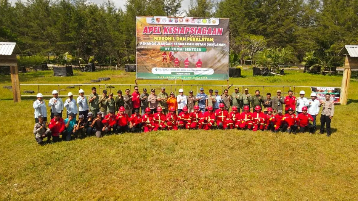 PT Kumai Sentosa menggelar Apel Kesiapsiagaan Personel dan Peralatan Kebakaran Hutan dan Lahan (Karhutla) di Desa Sungai Cabang, Kecamatan Kumai, Kabupaten Kotawaringin Barat, Selasa (23/6/2026).