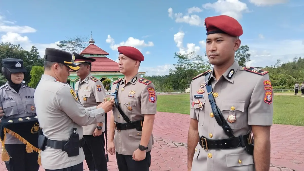 Suasana sertijab sejumlah kasat dan kapolsek, di halaman mapolres Gumas, Senin (23/6) sore. (ARHAM SAID/RADAR SAMPIT)&nbsp;
