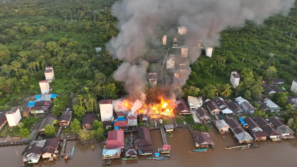 Empat rumah warga di Desa Kampung Melayu, RT 002 RW 001, Kecamatan Mendawai, Kabupaten Katingan, ludes terbakar pada Kamis (25/6/2026) sekitar pukul 05.00 WIB. (Supardi/Radar Sampit)