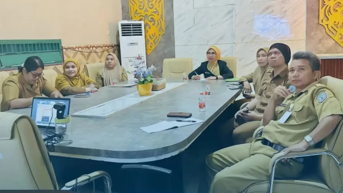 Dinas Kesehatan Lamandau mengikuti koordinasi pembinaan wilayah (Binwil) dan sosialisasi Peraturan Menteri Kesehatan (Permenkes) Nomor 2 Tahun 2026 tentang Pedoman Nomenklatur Perangkat Daerah dan Unit Kerja Bidang Kesehatan melalui Zoom. (RIA/RADAR SAMPIT)&nbsp;
