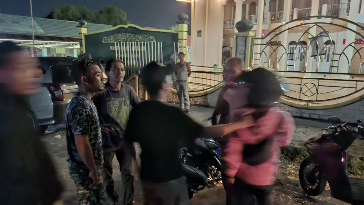 GEGER: Warga Jalan Iskandar, MB Ketapang, Sampit, dihebohkan&nbsp; dengan aksi kekerasan pada Sabtu (27/6) dini hari. (Warga/Radar Sampit)