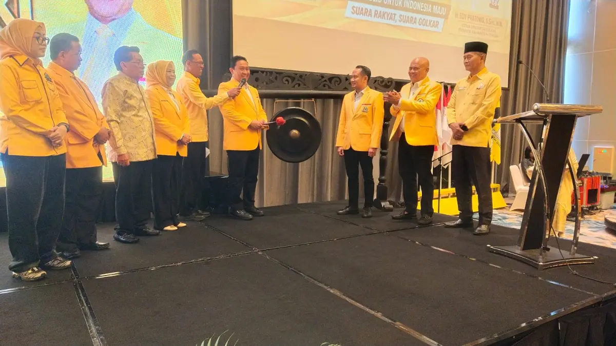 Ketua DPD Golkar Kalteng, Edy Pratowo saat pembukaan Musda Golkar Kobar. Dalam kegiatan itu, Nurhidayah terpilih secara aklamasi sebagai Ketua DPD Golkar Kobar. (Samsyudin/Radar Sampit)