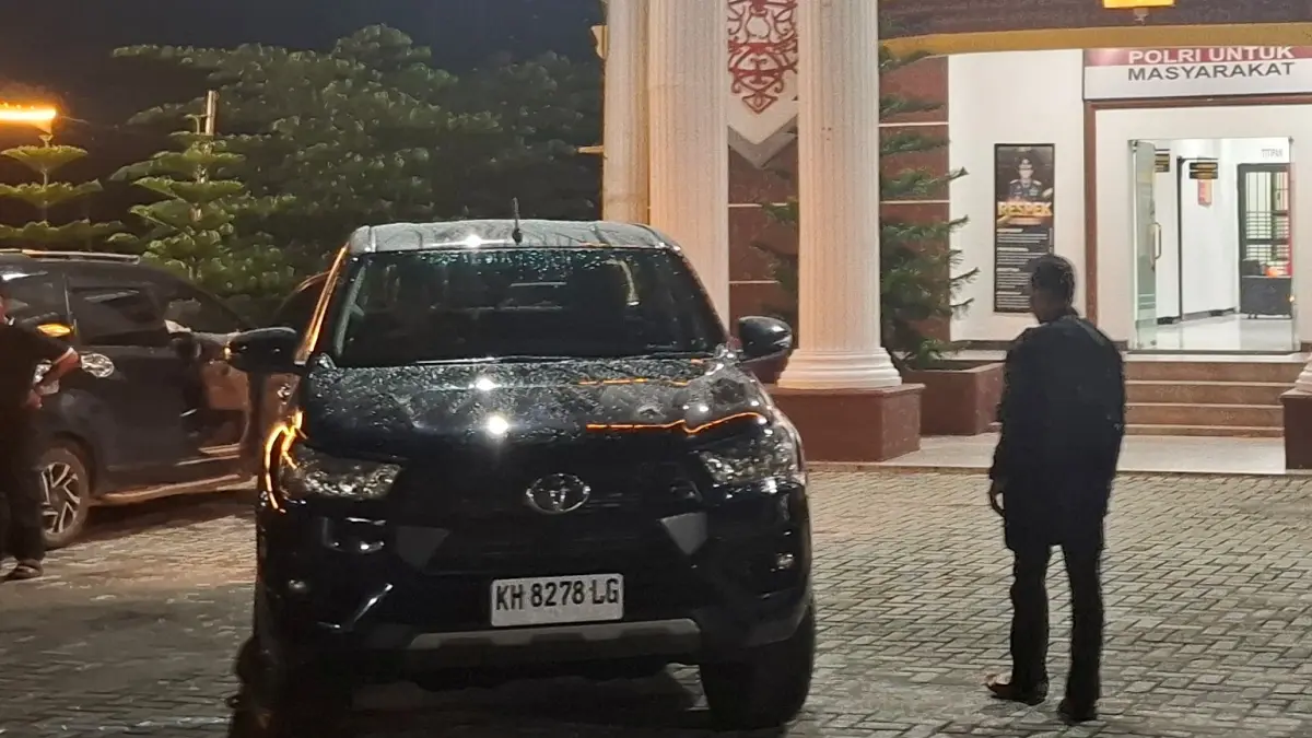 Mobil yang dikendarai bendaraha KUD, ketika dibawa ke Polsek Baamang dalam keadaan rusak, beberapa waktu lalu. (dok.radarsampit)